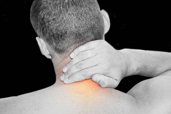 Osteochondroza kręgosłupa szyjnego u mężczyzny